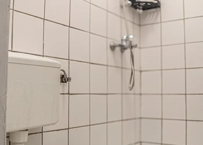 Quick Stroll To Westbahnhof Simple 2br Flat アパート *