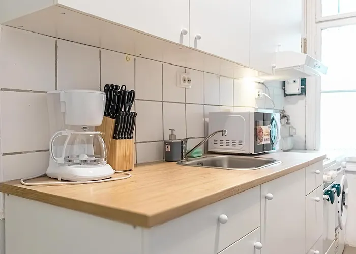 Quick Stroll To Westbahnhof Simple 2br Flat * ウィーン