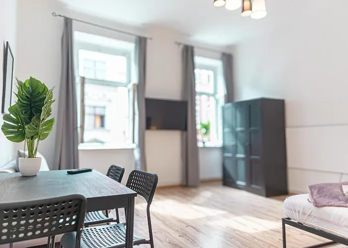 アパート Quick Stroll To Westbahnhof Simple 2br Flat ウィーン